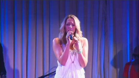 Colbie Caillat Shares SoCal Songs In The Big Apple | BahVideo.com