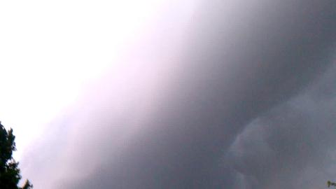 Viewer video Storm rolling into Grand Rapids | BahVideo.com