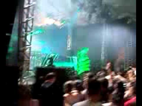 David Guetta Em Bras lia 07 11 2010 Part 03 - Exyi - Ex Videos | BahVideo.com