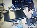 Cops hunt computer thieves | BahVideo.com