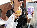 Paris Hilton Eating At Taco Bell | BahVideo.com