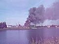 Brennende Schrottinsel in Dusiburg Hafen | BahVideo.com