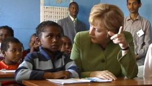 Interessensvertreterin Merkel in Afrika | BahVideo.com