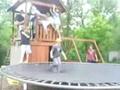 Dzieciak przesadzi na trampolinie | BahVideo.com