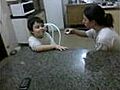 Elle crache sur son enfant | BahVideo.com