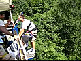 La blague du saut l amp 039 lastique | BahVideo.com