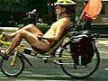 Nudi in bicicletta | BahVideo.com