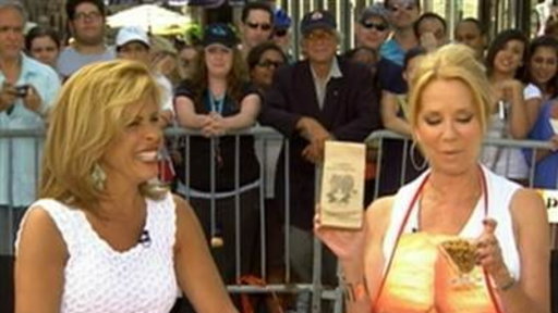 NBC TODAY Show - KLG Hoda Get Canadian Gifts For TODAY anchors | BahVideo.com