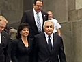 Strauss Kahn liberato cena con la moglie a  | BahVideo.com