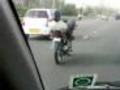SMS na motorce v le e Pro ne  | BahVideo.com