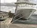 Gangway st rzt ein Kreuzfahrtschiff im Hafen Mallorcas | BahVideo.com