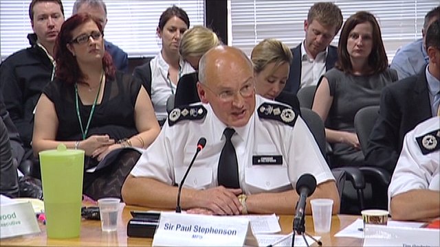 Met chief quizzed over NoW meals | BahVideo.com
