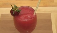 How To Mix A Batida Morango Cocktail 2 | BahVideo.com