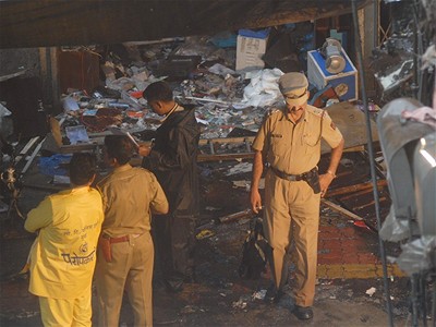 Mumbai blasts leave at least 18 dead | BahVideo.com