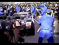 Destruction volontaire d une Lamborghini | BahVideo.com