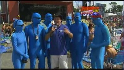 Thursday 3 45 p m - Men Dressed In All Blue  | BahVideo.com