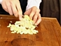 Hacher un oignon facilement | BahVideo.com