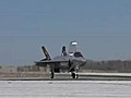F-35 u a helikopter gibi kondu | BahVideo.com