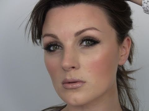 Rosie Huntington-Whiteley Make-up Tutorial | BahVideo.com