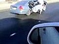 crazy arabs reiche araber rutschen mit latschen aus auto | BahVideo.com