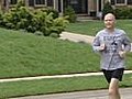 Runner Takes Part In Flying Pig Despite Cancer | BahVideo.com