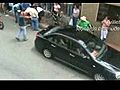 Bisikletli arabaya kafadan girdi | BahVideo.com