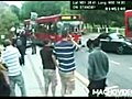 Autobus SKOSIŁ drogie auto! | BahVideo.com