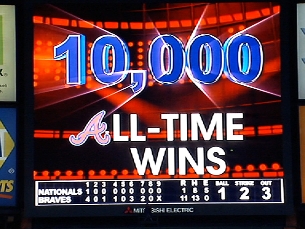 Braves celebrate 10 000th win | BahVideo.com