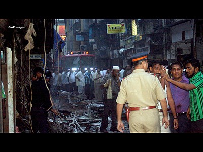 Bombs attack Mumbai killing 21 | BahVideo.com