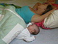 Baby weckt Mama | BahVideo.com