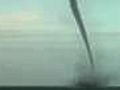 Giant waterspout seen spinning off Hawaii | BahVideo.com