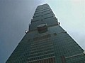 Il gravit la 2 me tour la plus haute du monde en 11 mn  | BahVideo.com