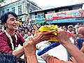 Aung San Suu Kyi besucht ihr Heimatland | BahVideo.com